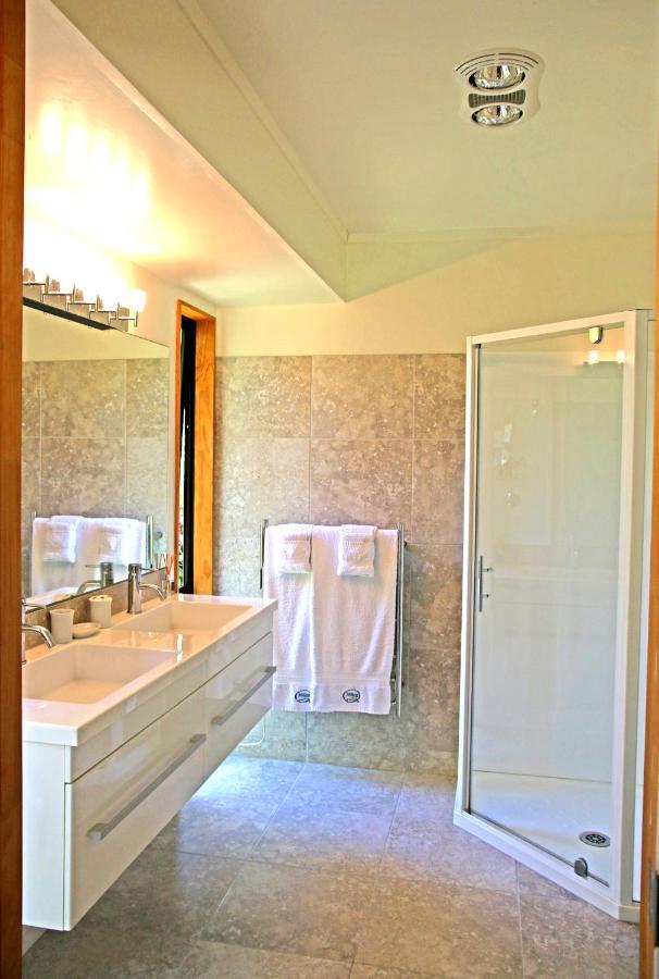 Twin Waters Lodge Коллингвуд Экстерьер фото